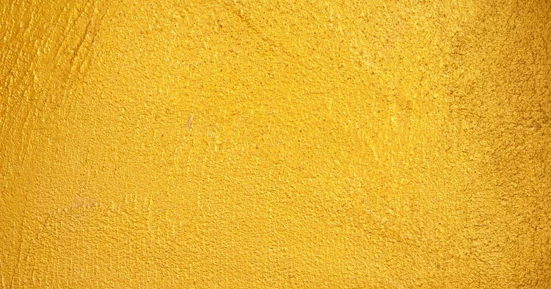 Percer un crépi proprement : la technique en deux temps